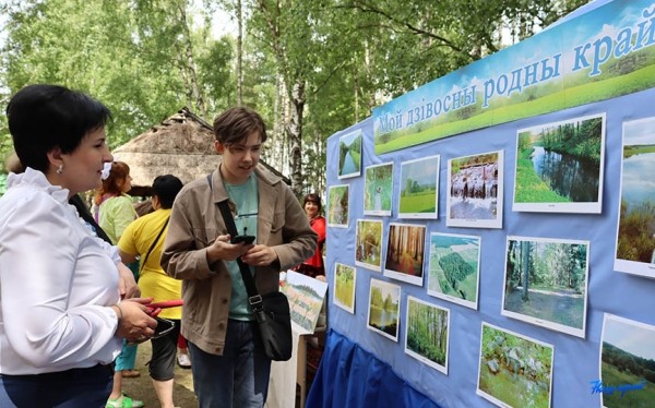 Частушки, батлейка, мастер-классы. Как в Барановичском районе прошел праздник фольклора «Напевы зямлі маёй». Фоторепортаж Частушки, батлейка, мастер-классы. Как в Барановичском районе прошел праздник фольклора «Напевы зямлі маёй». Фоторепортаж