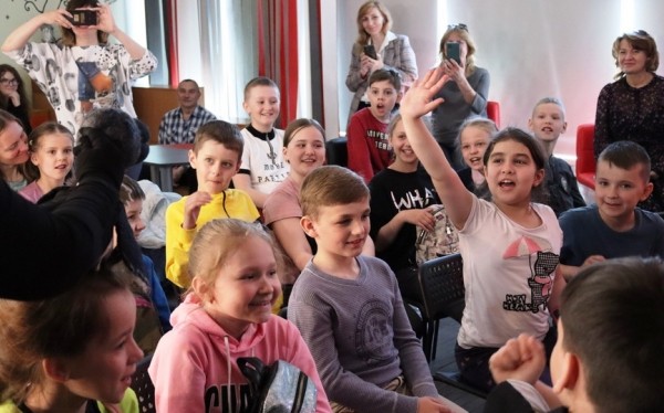 Как в Барановичах прошел спектакль кукольного театра «Лямцавая батлейка»