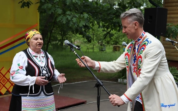 Частушки, батлейка, мастер-классы. Как в Барановичском районе прошел праздник фольклора «Напевы зямлі маёй». Фоторепортаж Частушки, батлейка, мастер-классы. Как в Барановичском районе прошел праздник фольклора «Напевы зямлі маёй». Фоторепортаж