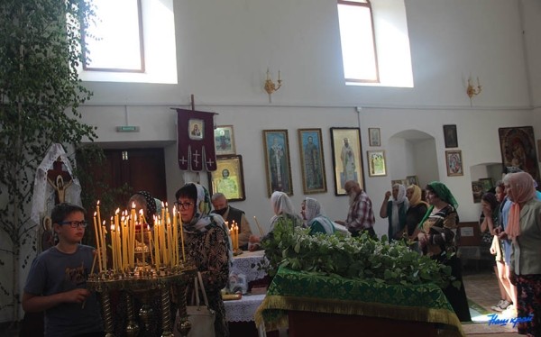 Торжественное богослужение в честь праздника Святой Троицы состоялось в уникальном храме Барановичского района