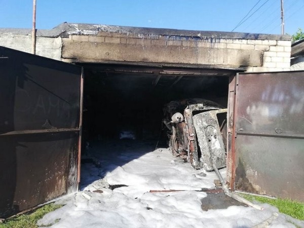 Два автомобиля горели на Брестчине