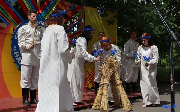 Частушки, батлейка, мастер-классы. Как в Барановичском районе прошел праздник фольклора «Напевы зямлі маёй». Фоторепортаж Частушки, батлейка, мастер-классы. Как в Барановичском районе прошел праздник фольклора «Напевы зямлі маёй». Фоторепортаж