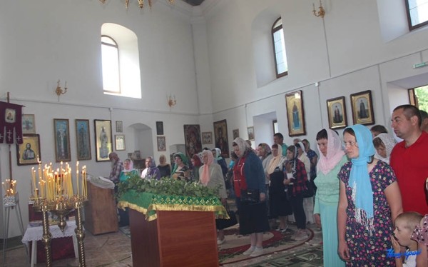 Торжественное богослужение в честь праздника Святой Троицы состоялось в уникальном храме Барановичского района