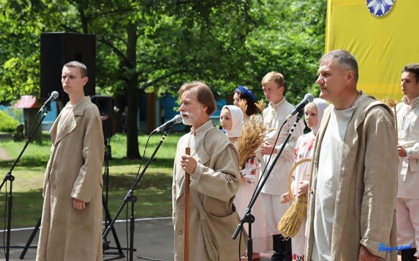 Частушки, батлейка, мастер-классы. Как в Барановичском районе прошел праздник фольклора «Напевы зямлі маёй». Фоторепортаж Частушки, батлейка, мастер-классы. Как в Барановичском районе прошел праздник фольклора «Напевы зямлі маёй». Фоторепортаж