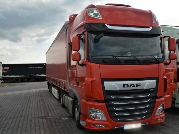 В Польше нашли угнанную в Германии фуру с белорусом в кабине