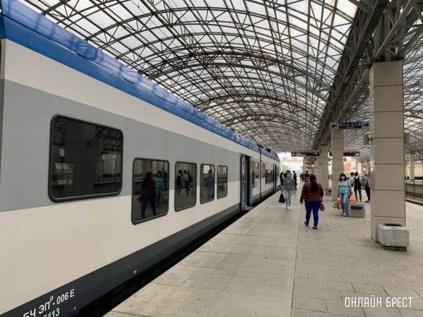 Пассажирам разрешили сдавать билеты вплоть до отправления поезда – но не всем