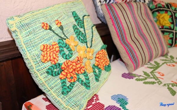 Уникальные работы мастерицы по ткачеству можно увидеть в Барановичском районном центре ремесел Уникальные работы мастерицы по ткачеству можно увидеть в Барановичском районном центре ремесел