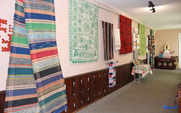 Уникальные работы мастерицы по ткачеству можно увидеть в Барановичском районном центре ремесел Уникальные работы мастерицы по ткачеству можно увидеть в Барановичском районном центре ремесел