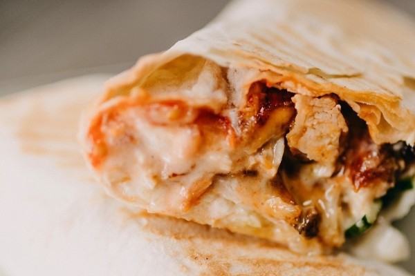 Об этой шаурме говорят все! «Кебаб на болоте» – вкусный стритфуд, большое меню, быстрая доставка по Бресту