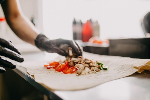 Об этой шаурме говорят все! «Кебаб на болоте» – вкусный стритфуд, большое меню, быстрая доставка по Бресту