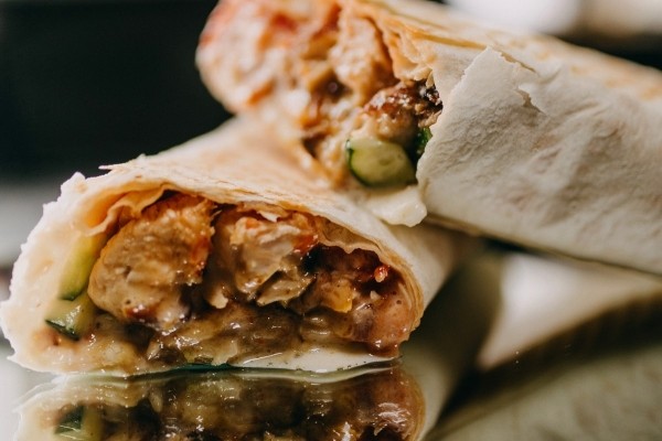 Об этой шаурме говорят все! «Кебаб на болоте» – вкусный стритфуд, большое меню, быстрая доставка по Бресту