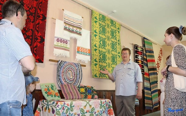 Уникальные работы мастерицы по ткачеству можно увидеть в Барановичском районном центре ремесел Уникальные работы мастерицы по ткачеству можно увидеть в Барановичском районном центре ремесел