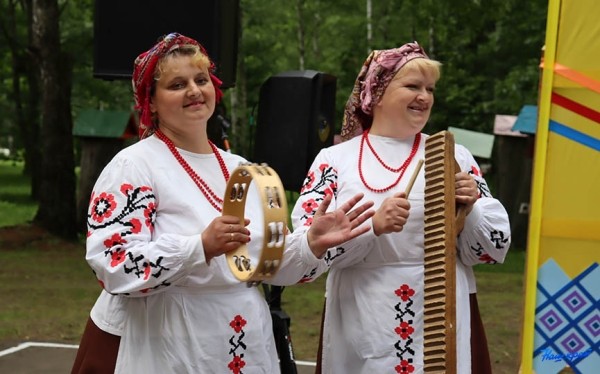 Частушки, батлейка, мастер-классы. Как в Барановичском районе прошел праздник фольклора «Напевы зямлі маёй». Фоторепортаж Частушки, батлейка, мастер-классы. Как в Барановичском районе прошел праздник фольклора «Напевы зямлі маёй». Фоторепортаж