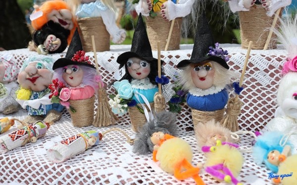 Частушки, батлейка, мастер-классы. Как в Барановичском районе прошел праздник фольклора «Напевы зямлі маёй». Фоторепортаж Частушки, батлейка, мастер-классы. Как в Барановичском районе прошел праздник фольклора «Напевы зямлі маёй». Фоторепортаж