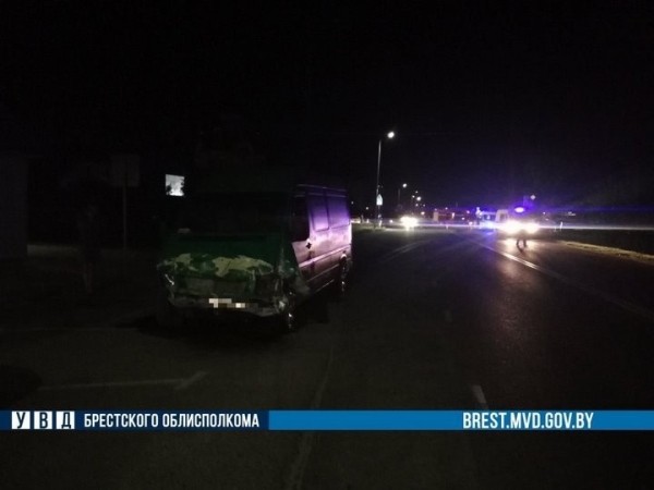 Появились подробности ДТП в Кобрине, в котором перевернулся автомобиль такси. Кто виноват? Появились подробности ДТП в Кобрине, в котором перевернулся автомобиль такси. Кто виноват?