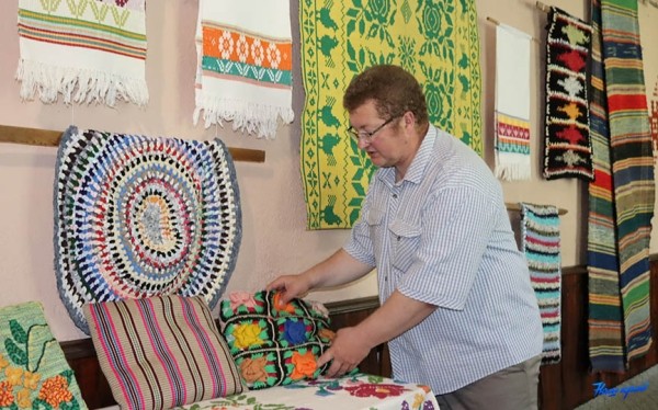 Уникальные работы мастерицы по ткачеству можно увидеть в Барановичском районном центре ремесел Уникальные работы мастерицы по ткачеству можно увидеть в Барановичском районном центре ремесел