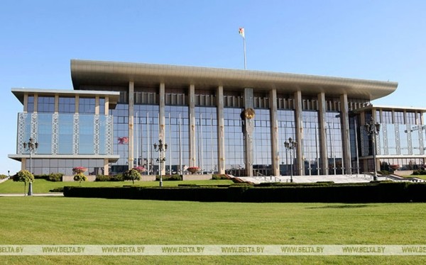 Александр Лукашенко поздравил Густаво Петро с избранием Президентом Колумбии