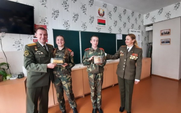 Барановичские военнослужащие посетили кадетов