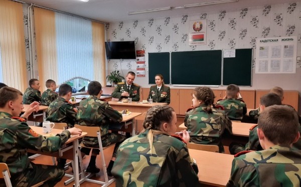 Барановичские военнослужащие посетили кадетов