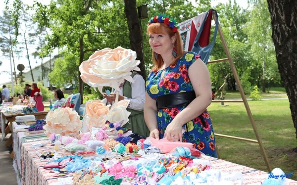 Частушки, батлейка, мастер-классы. Как в Барановичском районе прошел праздник фольклора «Напевы зямлі маёй». Фоторепортаж Частушки, батлейка, мастер-классы. Как в Барановичском районе прошел праздник фольклора «Напевы зямлі маёй». Фоторепортаж