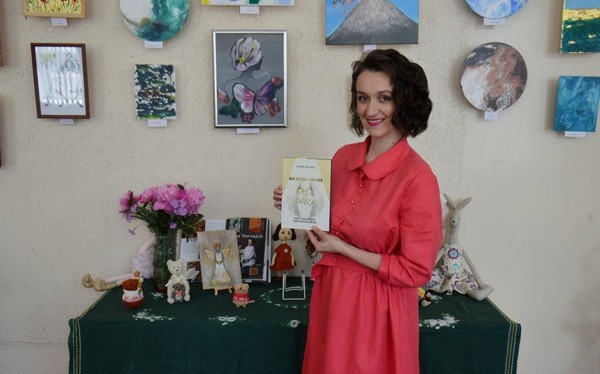 Выставка работ Ксении Чигладзе «Исцеление творчеством» открылась в Барановичах Выставка работ Ксении Чигладзе «Исцеление творчеством» открылась в Барановичах