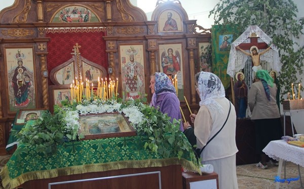 Торжественное богослужение в честь праздника Святой Троицы состоялось в уникальном храме Барановичского района