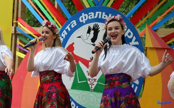 Частушки, батлейка, мастер-классы. Как в Барановичском районе прошел праздник фольклора «Напевы зямлі маёй». Фоторепортаж Частушки, батлейка, мастер-классы. Как в Барановичском районе прошел праздник фольклора «Напевы зямлі маёй». Фоторепортаж