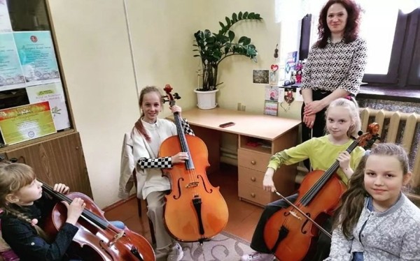 «Мастерская творческих идей» увлекла около 40 юных барановичан