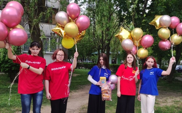 «Добрые сердца» из школы № 19 поздравили воспитанников барановичского коррекционного центра «Добрые сердца» из школы № 19 поздравили воспитанников барановичского коррекционного центра