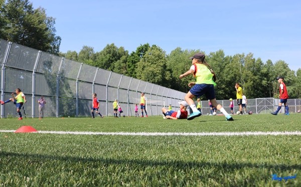 Джонас Дэман: «Уровень средний, но схватывают быстро». Бельгийский тренер провел интенсив для юных футболистов Барановичей Джонас Дэман: «Уровень средний, но схватывают быстро». Бельгийский тренер провел интенсив для юных футболистов Барановичей