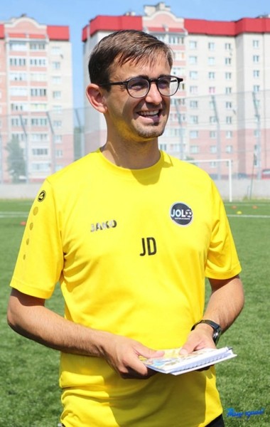 Джонас Дэман: «Уровень средний, но схватывают быстро». Бельгийский тренер провел интенсив для юных футболистов Барановичей Джонас Дэман: «Уровень средний, но схватывают быстро». Бельгийский тренер провел интенсив для юных футболистов Барановичей