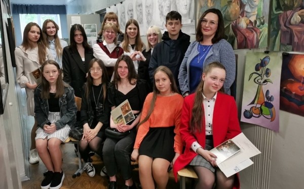 Вручение свидетельств об окончании детской художественной школы прошло в выставочном зале Барановичей Вручение свидетельств об окончании детской художественной школы прошло в выставочном зале Барановичей