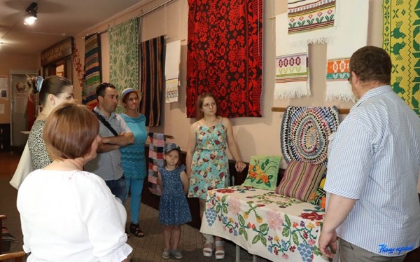 Уникальные работы мастерицы по ткачеству можно увидеть в Барановичском районном центре ремесел Уникальные работы мастерицы по ткачеству можно увидеть в Барановичском районном центре ремесел