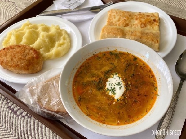 Сколько раз в день нужно питаться и можно ли есть перед сном? Объясняет нутрициолог Сколько раз в день нужно питаться и можно ли есть перед сном? Объясняет нутрициолог