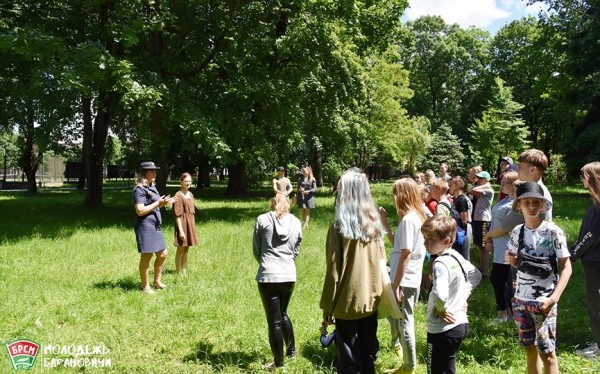 Фотофакт. Мощная фитнес-тренировка в молодом парке Барановичей Фотофакт. Мощная фитнес-тренировка в молодом парке Барановичей