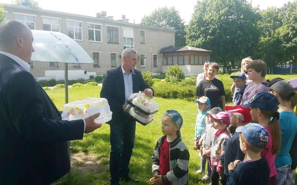 Какой сюрприз ждал ребят из барановичского приюта?