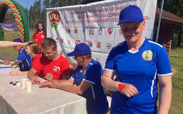 Межрегиональная спортландия «Веселые старты» для людей с инвалидностью состоялась в Барановичскойм районе