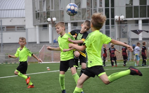 На «Дубово-спорт» юные футболисты «зарубились» не на шутку На «Дубово-спорт» юные футболисты «зарубились» не на шутку