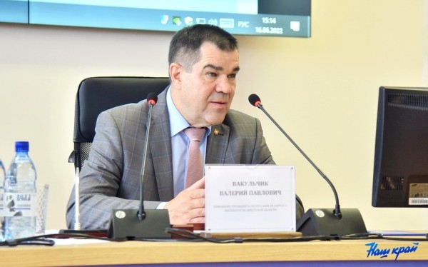 О чем помощник Президента Беларуси говорил с барановичской молодежью О чем помощник Президента Беларуси говорил с барановичской молодежью