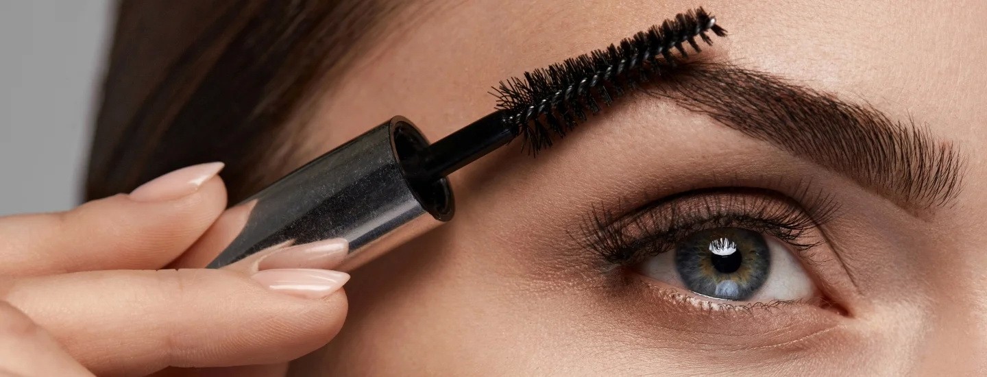 накрасить брови