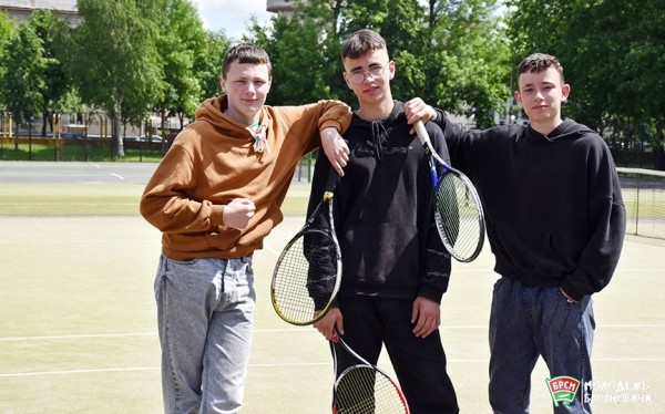  Под девизом «Молодежь за спорт» активисты БРСМ посещают спортивные объекты Барановичей