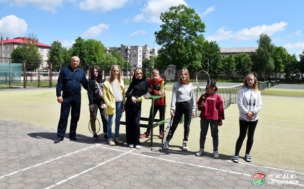  Под девизом «Молодежь за спорт» активисты БРСМ посещают спортивные объекты Барановичей