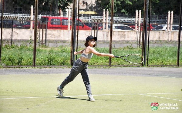  Под девизом «Молодежь за спорт» активисты БРСМ посещают спортивные объекты Барановичей