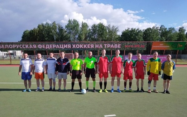 Под дождем, в жару, упорной борьбе. Совсем не мини- стал футбол для работников барановичских предприятий Под дождем, в жару, упорной борьбе. Совсем не мини- стал футбол для работников барановичских предприятий