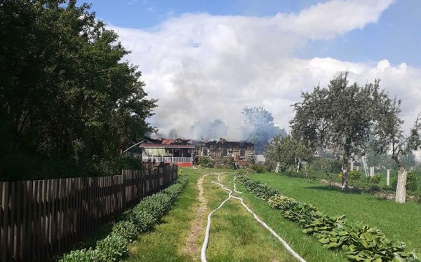 Пока хозяева отсутствовали, почти полностью сгорел их дом в Барановичском районе