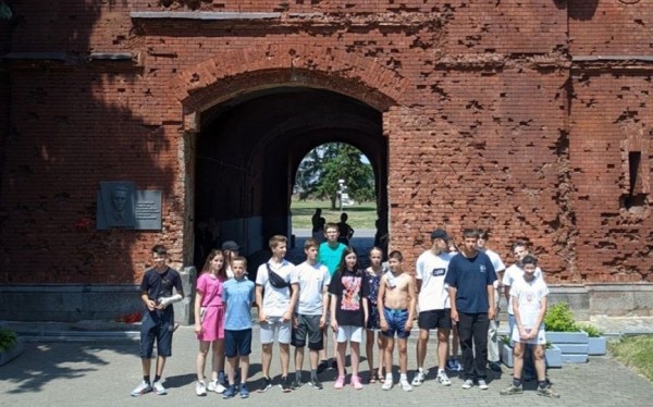 Предупредить проще, чем исправить: о чем узнали на экскурсии в Бресте барановичские школьники Предупредить проще, чем исправить: о чем узнали на экскурсии в Бресте барановичские школьники