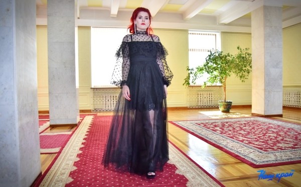 Шик, блеск, выпускной: хит-парад нарядов барановичских выпускниц Шик, блеск, выпускной: хит-парад нарядов барановичских выпускниц