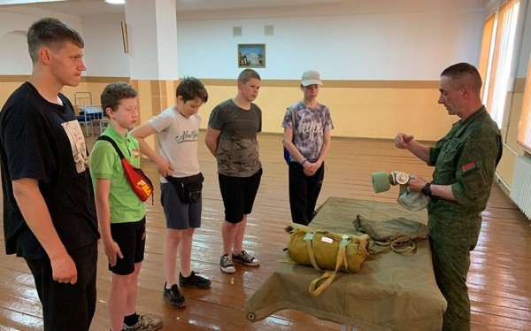 Связисты познакомили барановичских школьников со службой в армии Связисты познакомили барановичских школьников со службой в армии