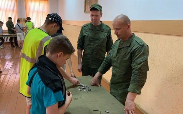 Связисты познакомили барановичских школьников со службой в армии Связисты познакомили барановичских школьников со службой в армии