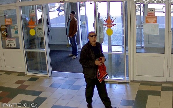 В Барановичах милиция ищет мужчину, которого подозревают в краже парфюмерии